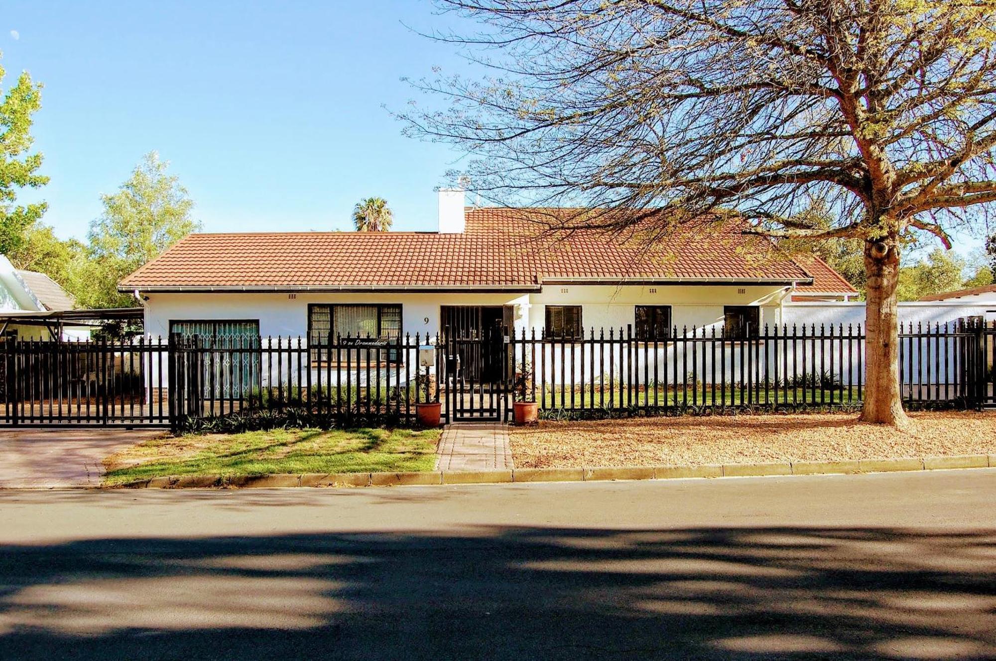 9 On Drommedaris Hotel Stellenbosch Exterior photo